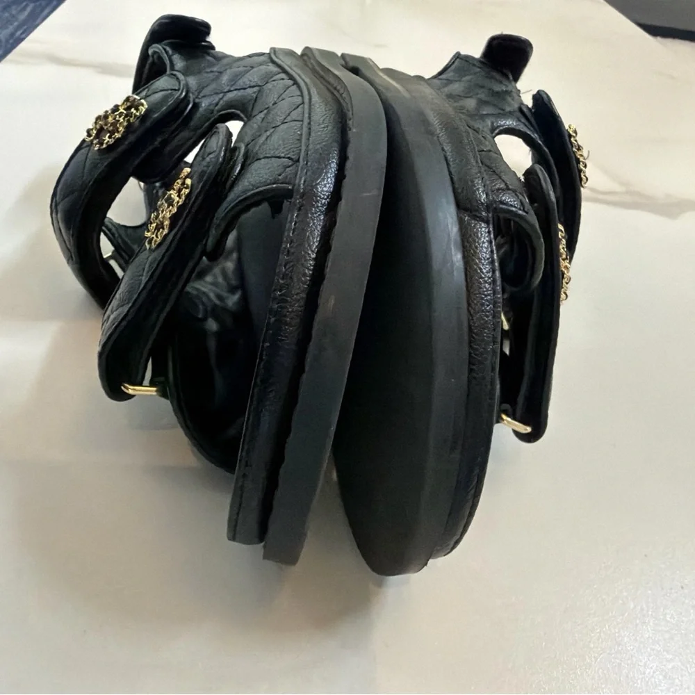 CHANEL Black Quilted Leather CC Logo Sandals with Gold Hardware - Picture 7 of 9